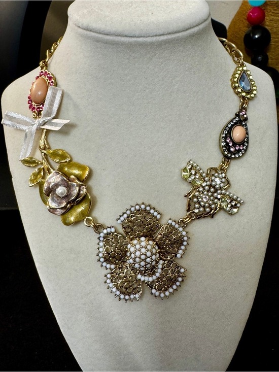 Sequin Jewelry - Gold-Tone Floral Statement Necklace with White and Peach Accents